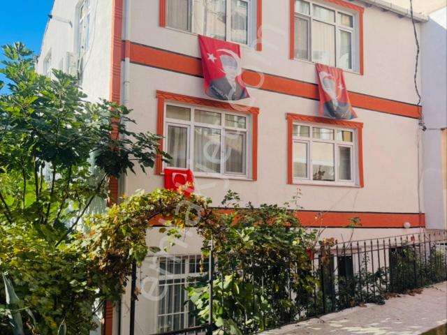 Sarıyer Madende Komple Satılık Bina