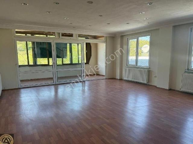Sarıyer Kilyos Kumköy'de Orman Ve Deniz İle İç İçe 3+1 Dubleks Kiralık Daire