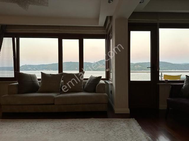 Sarıyer Sahilde Lebi Derya Manzaralı Satılık 2+1 Yol Yalı Dairesi