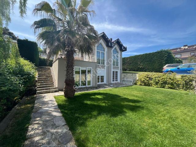 Sarıyer Uskumruköy Belkıs Konakları 6+2 Kiralık Bahçeli Villa