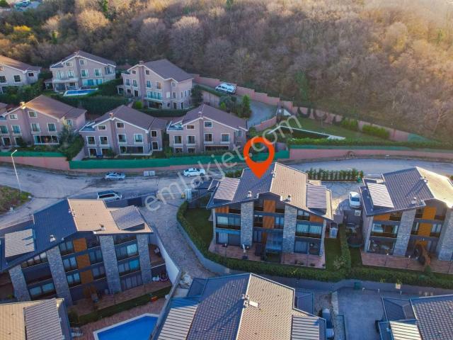Sarıyer Uskumruköy'de 5+1, 300m2 Lüks İkiz Villa