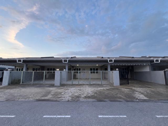 Sarawak Kuching Partially Furnished Terraced House For Rent
