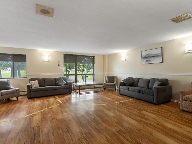 Saratoga Place 1 Bedroom Apartment for Rent at 2700 Saratoga Pl, Ottawa, ON K1T 1W4 Blossom Park