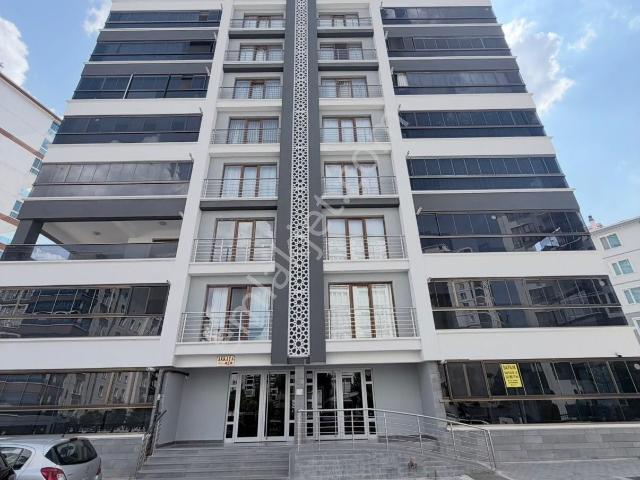 Saray Cumhuriyet Mahallesin'de 3+1 Satılık Daire