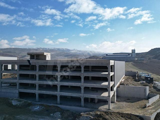 SARAY'DA 6400M2 KAPALI ALANLI SATILIK FABRİKA