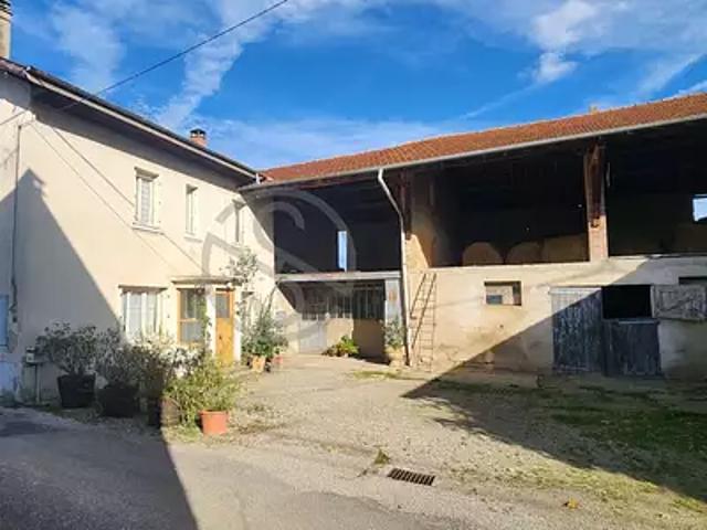 Sardieu 38260 Achat / Vente maison 4 pièces t4 au dernier étage cave