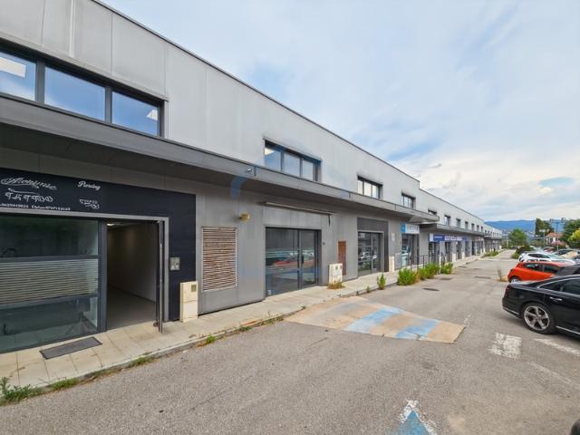 SARROLA CARCOPINO – Locaux commerciaux à vendre – Ensemble de 342 m² modulable