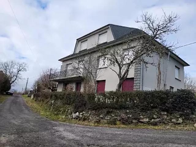 Sarroux Saint Julien 19110 Achat / Vente maison 14 pièces t14 au dernier étage