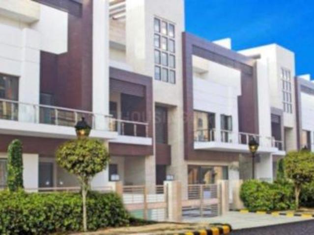 Sat Bari 5 BHK Bungalow For Sale New Delhi