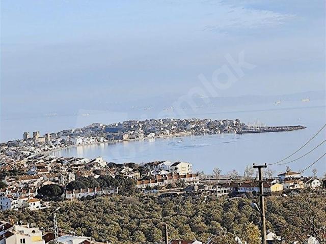 Satılık! Çandarlı Merkez Panoramik Denız Manzaralı Köşe Parsel