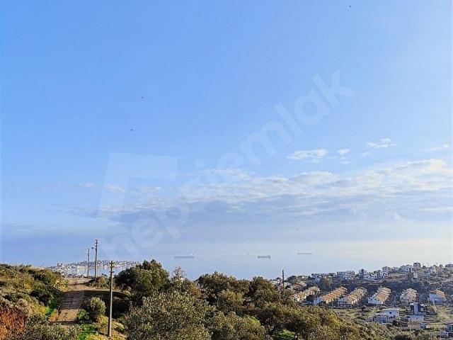 Satılık! Çandarlı Merkez Panoramik Deniz Manzaralı Köşe Parsel