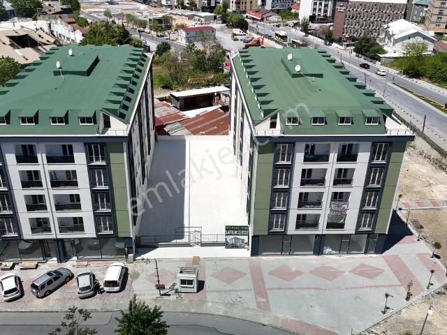 Satılık, Arnavutköy Merkezde Avlu Alış Veriş Merkezine Çok Yakın