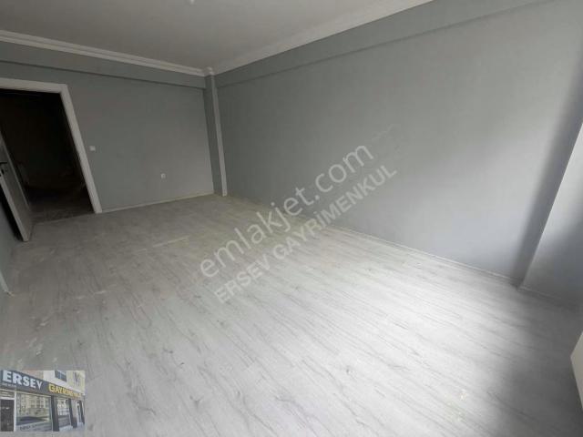 Satılık Bakımlı 2+1 Daire: Batıkent 1 Çağdaş Yakını, Giriş Kat