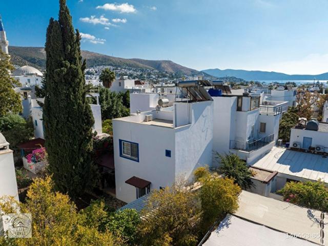 Satılık Bodrum Merkez Pazar Yerine Yakın Müstakil Bahçeli 2+1 Dubleks Villa