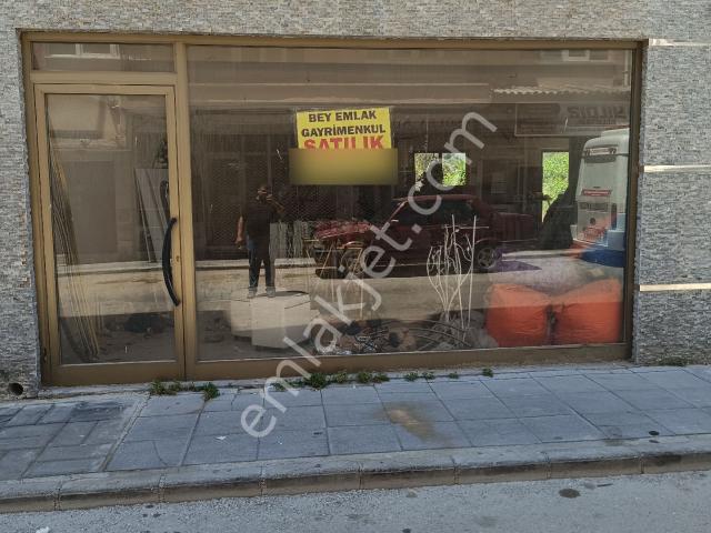 Satılık Bodrumlu Çekme Katlı Dükkan