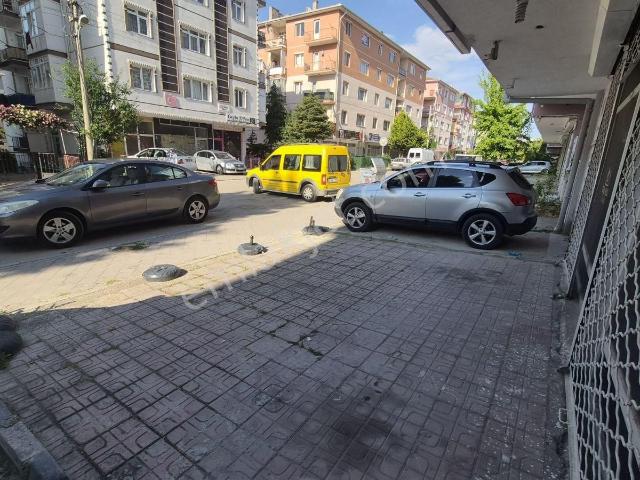 Satılık Dükkan Önü Açık