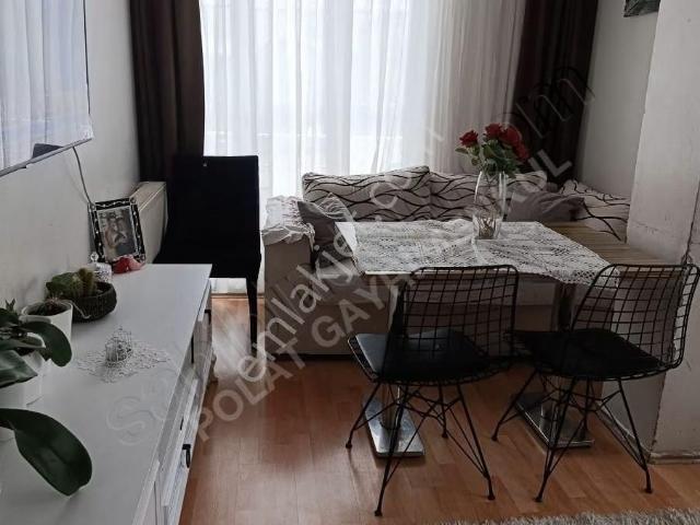 Satılık Daire 2+1 Arakat Kapalı Mutfak Cadde Üzeri Balkonlu