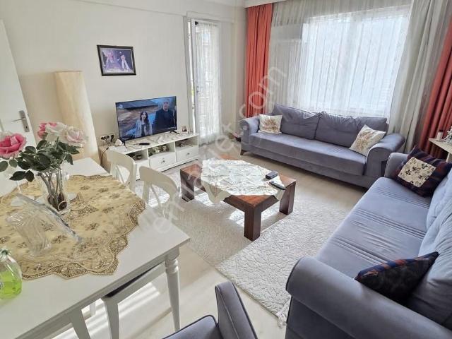 Satılık Eskicamide 2+1 90 M2 Kombili Balkonlu Daire