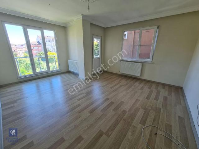 Satılık Geniş Ara Kat Daire