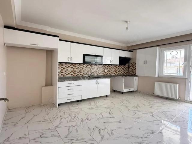 Satılık Geniş Metre Kare Tek Daire Üzerine 3+1 Evebeyn Banyolu