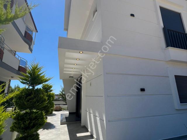Satılık Lüks Deniz Manzaralı Villa