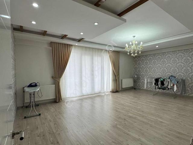 Tema Parkın Tam Karşısı Satılık Lüx Daire