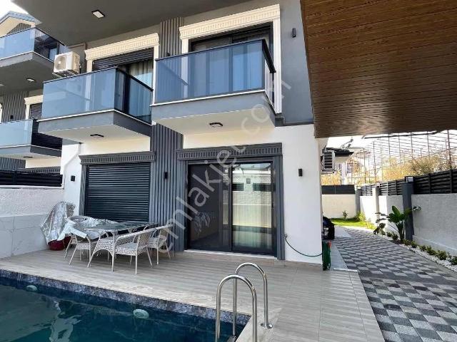 Satılık Tam Müstakil 4+1 Villa
