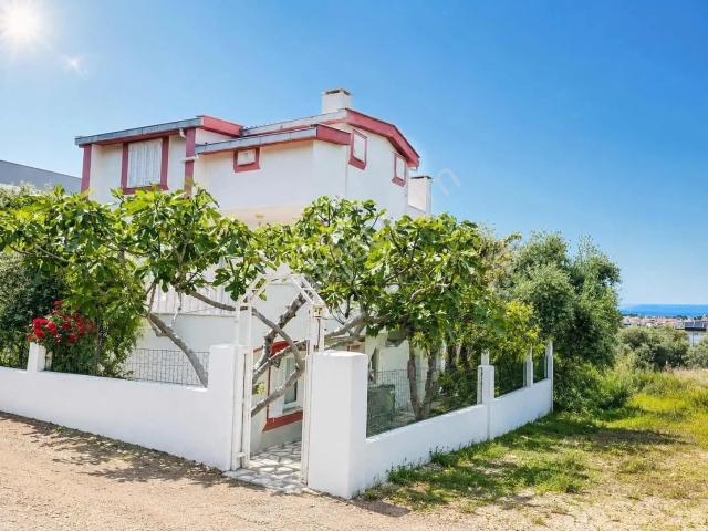 Satılık Villa Güzelçamlı'da Deniz Manzaralı Doğa Harikası