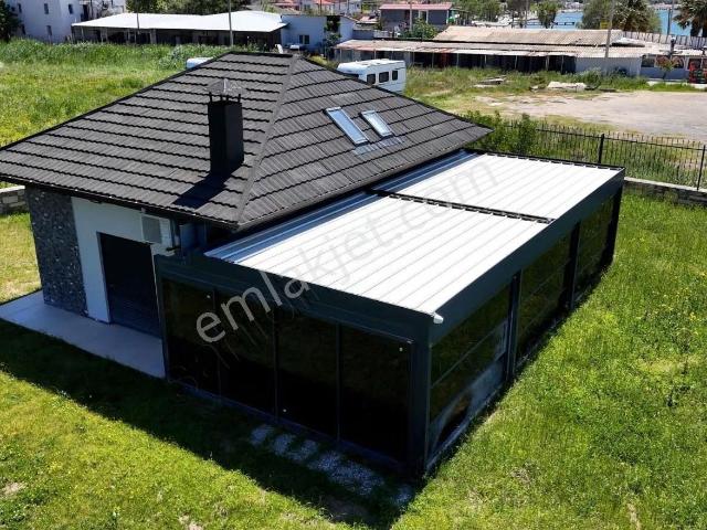 Satılık Villa Urla Özbek'te Denize Sıfır Konumda