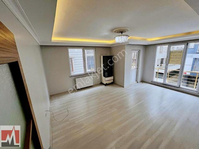 Satılık 100m2 Kat/2 Merkezi Konumda Boş Daire.