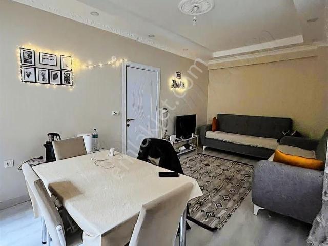 Satılık 1+1 Yüksek Giriş Ana Cadde Dibinde