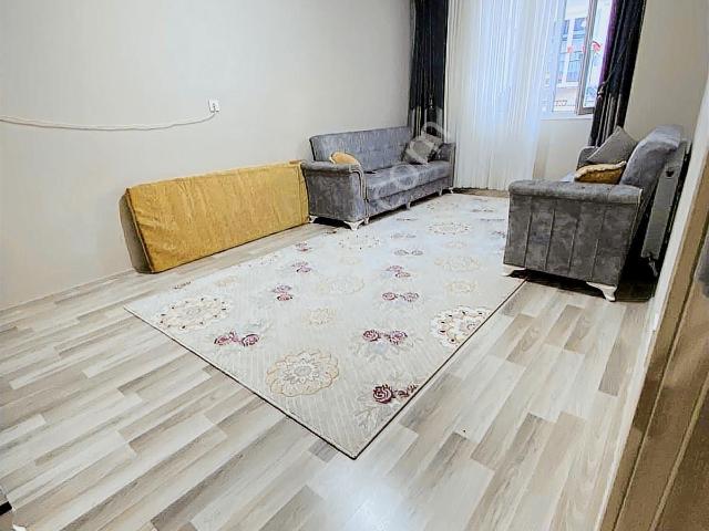 Satılık 2+1 Merkezde Anayola İki Dk Okul Yanı Acill