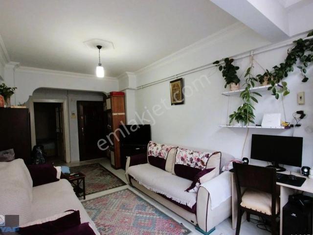 Satılık 2+1 Caddeye Yakın Daire !