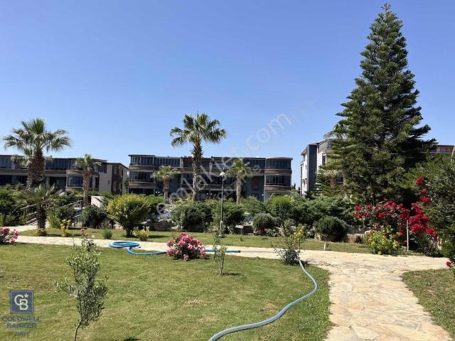 Satılık 2+1 Geniş Peyzajlı Havuzlu Site İçerisinde Ful Eşyalı