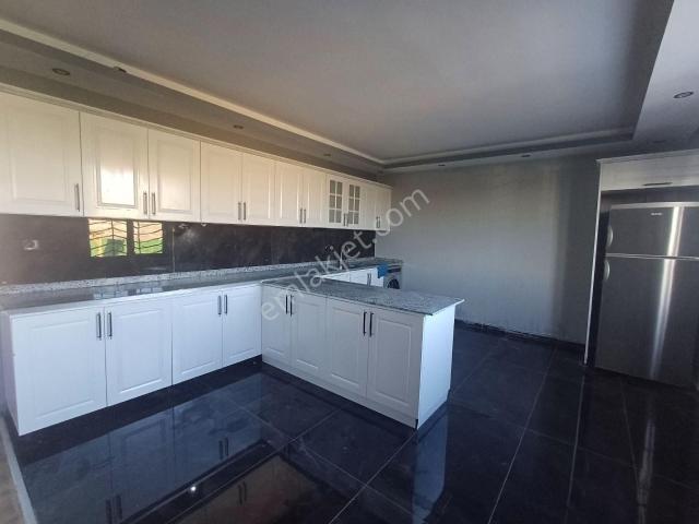 Satılık 2+2 Havuzlu Villa