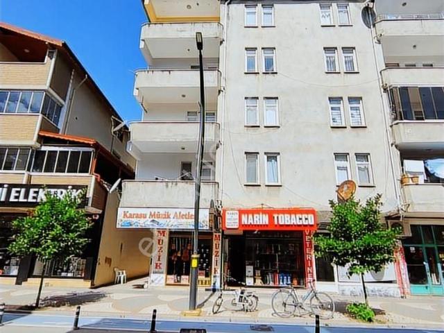 Satılık 3+1 Merkezi Konumda Cadde Üzerinde 130 M² Daire