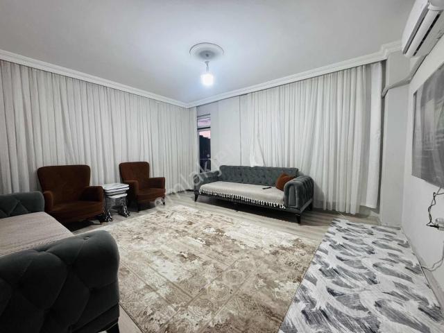 Satılık 3+1 Asansörlü Geniş Ara Kat Daire