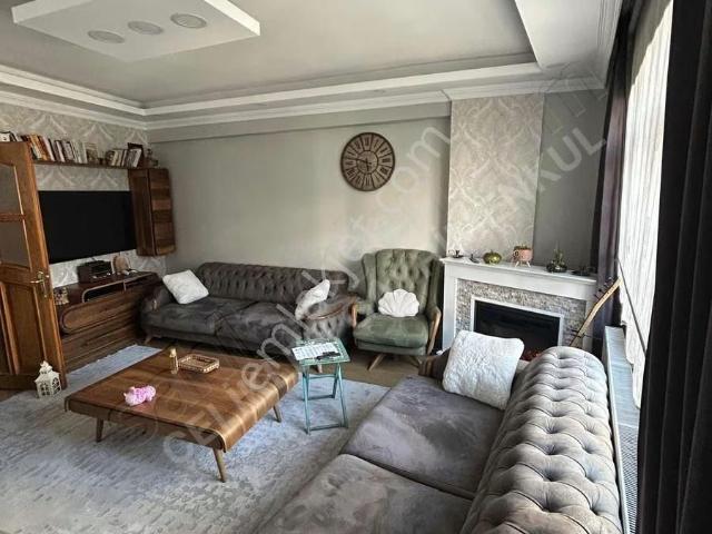 Satılık 3+1 Daire, 120m², Okul Caddesi Üzeri, Şömineli
