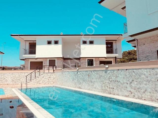 Satılık 3+1 İkiz Villa Kuşadası Güzelçamlı