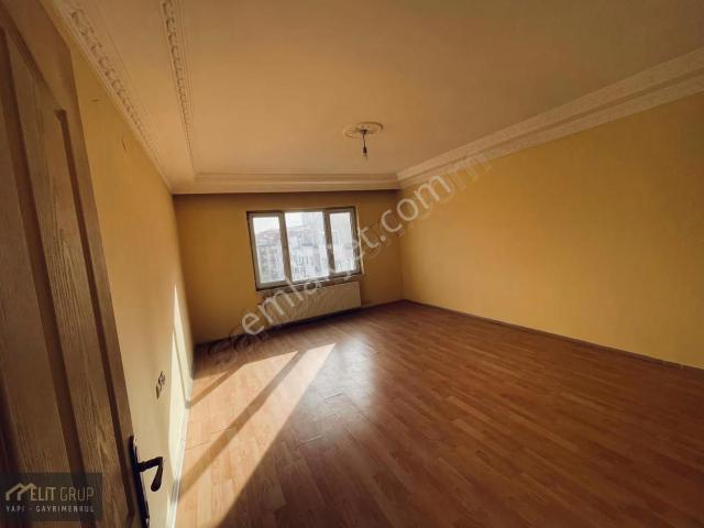 Satılık 5+2 Asansörlü 50m2 Teraslı Dublex Daire