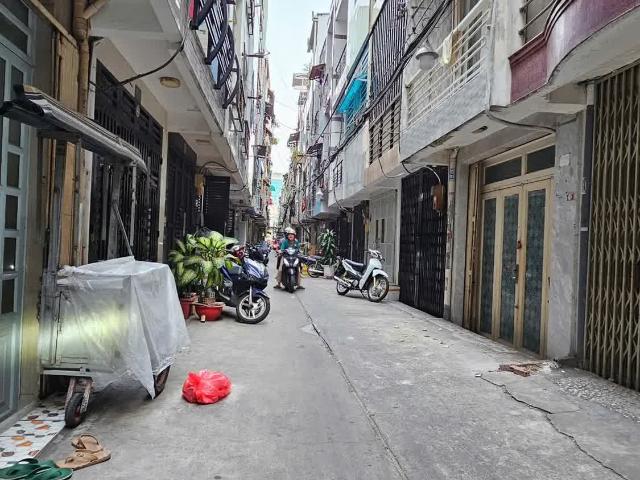 Sát Mặt Tiền Hoàng Diệu Trung Tâm Q4 cạnh Q1 Nối Q2 có 4 Tỹ