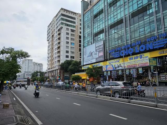 Sát mặt tiền Hoàng Diệu Vip Q4 Ngang 3.6 dài 10 đúc bê tông xây mới có 6 tỷ