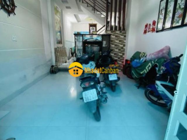 Sát mặt tiền tỉnh lộ 10 hẻm xe hơi nhà 4 tầng nhỉnh 5 tỷ