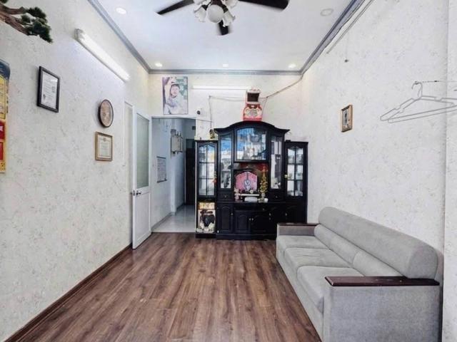 Sát mặt tiền thành thái, quận 10 60m2, 2 tầng chỉ 15 tỷ
