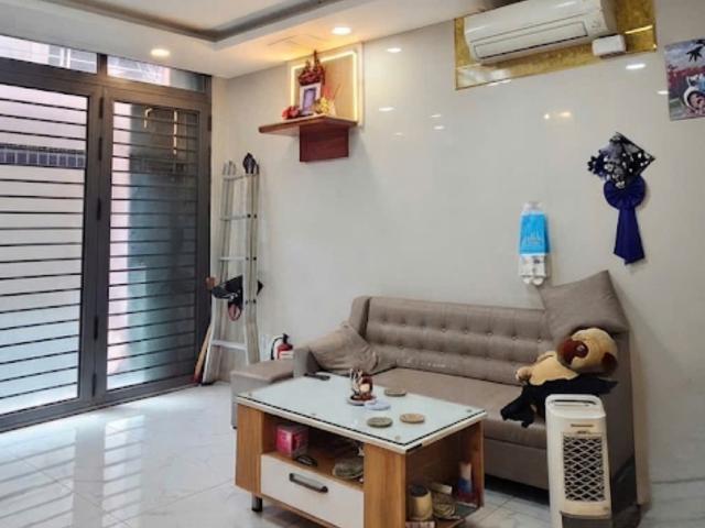 Sát vòng xoay lê đại hành q11 kề hxh ngang 4.5m 4 tầng btct