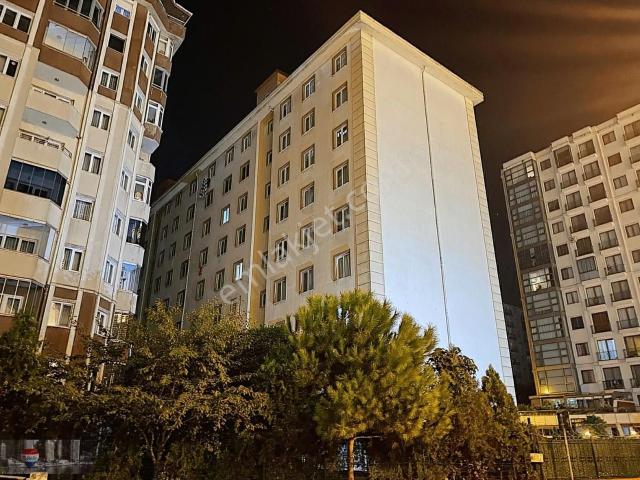 Satılık Esenyurt Aker Sitesi Full Eşyalı 3+1 Daire Net 145 M2