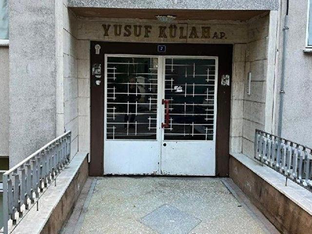 SATILIK UYGUN FİYATA BAHCELİEVLER SİTEDE DAİRE