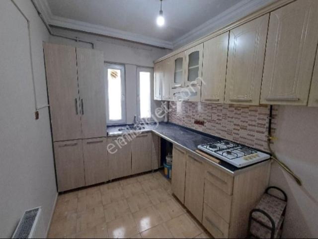 Satlık 3+1 Rızvanağa Cad Servet Apt