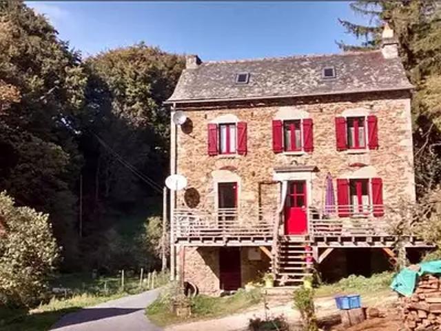 Sauveterre de Rouergue 12800 Achat / Vente maison 5 pièces t5 terrasse cave