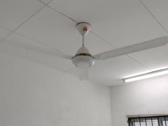Saujana puchong 2 storey house for sale gated guarded size 22x75